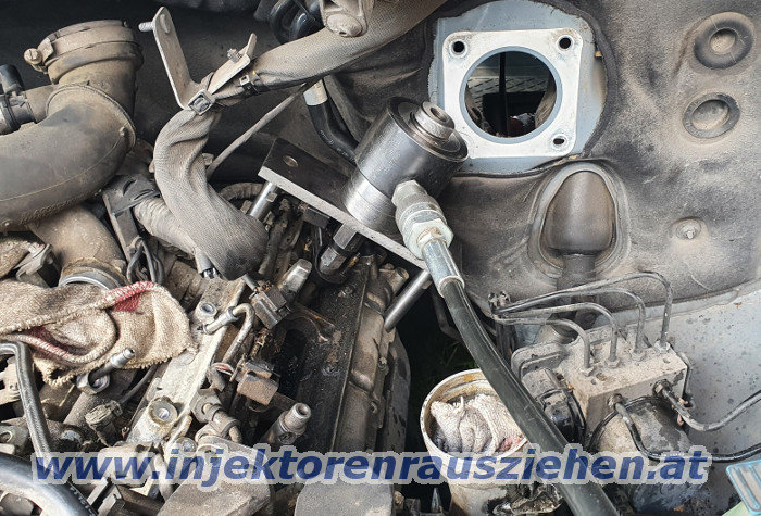 Injektoren ausziehen Mercedes Sprinter 319
                CDI mit 3.0 V6 Motor
